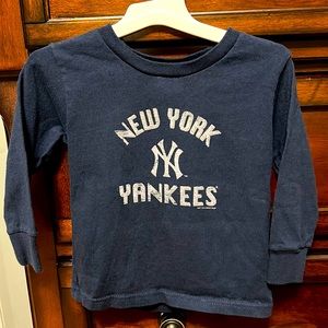 New York Yankees long sleeve T-shirt. Boys 3.T Like new. Worn once.